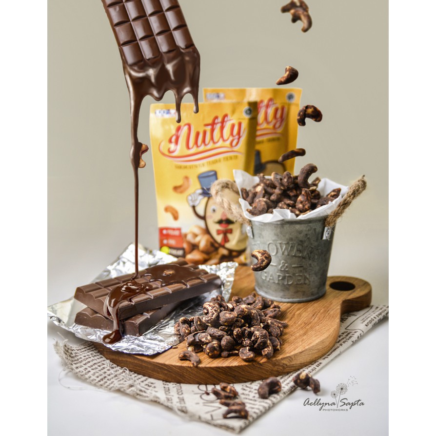 

LEZAT NUTTY Kacang Mete Cokelat