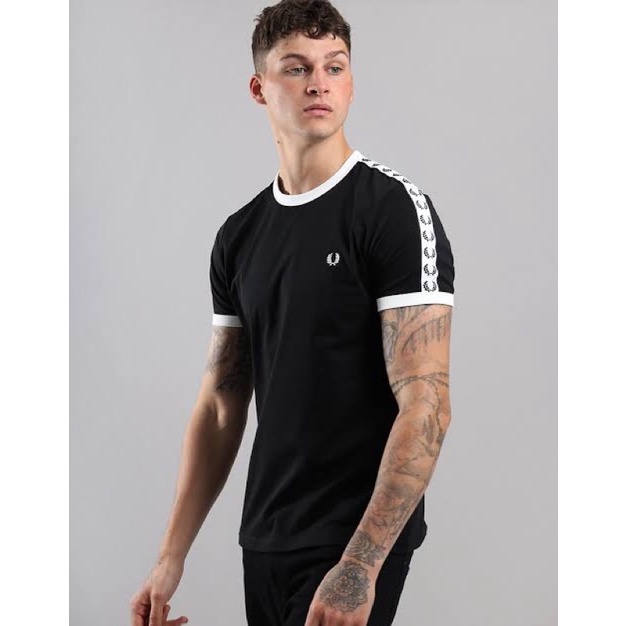 Kaos Ringer Fred P*rry Taped Hitam