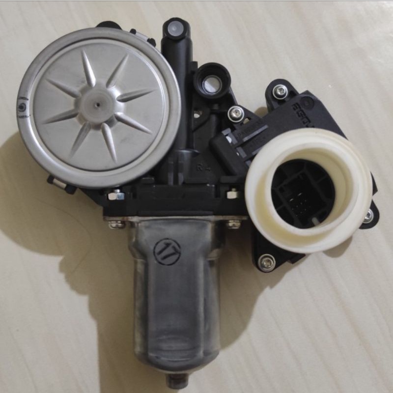 dinamo motor power window depan kanan Toyota Vios gen 2 3