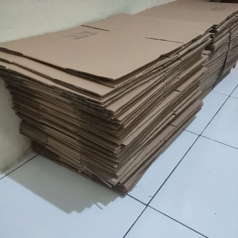 

Kardus Bekas Untuk Tambahan Packing Agar Lebih Aman