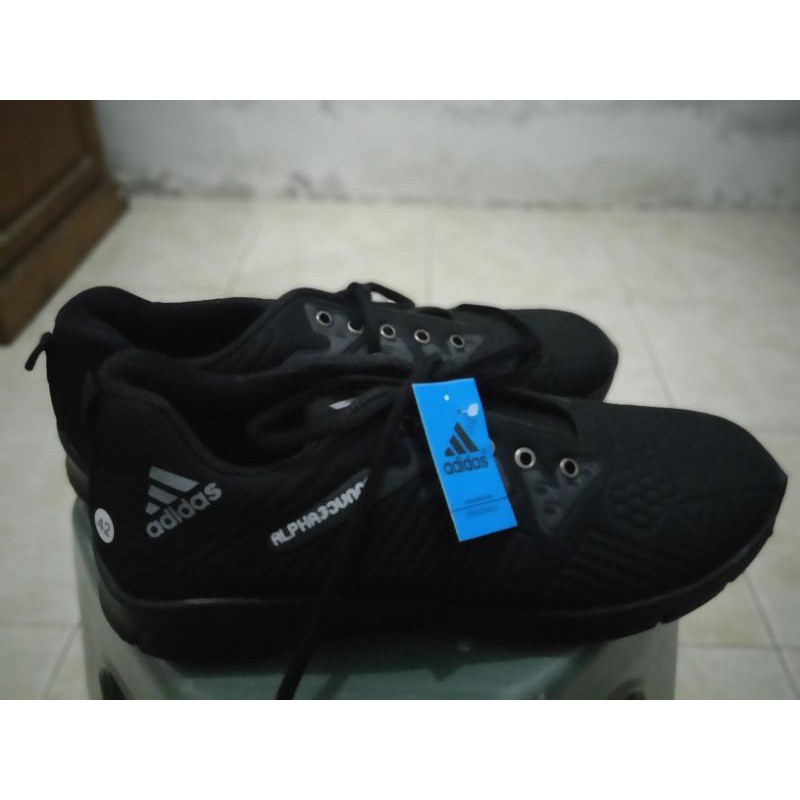 sepatu Adidas sport