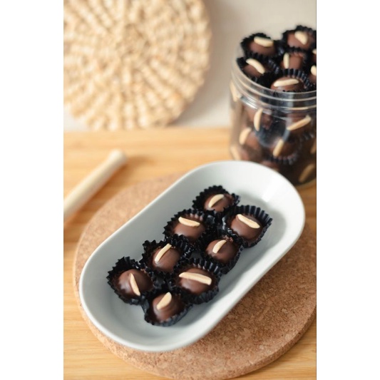 

Kue Kering Sagu Keju Varian - RASA ALMOND CAPPUCINO