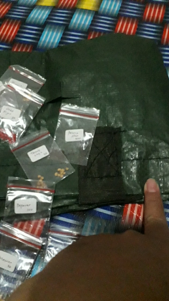 Flower Tube 12 Slits Wadah Tanam Vertical Garden 12 Kantong Hanging