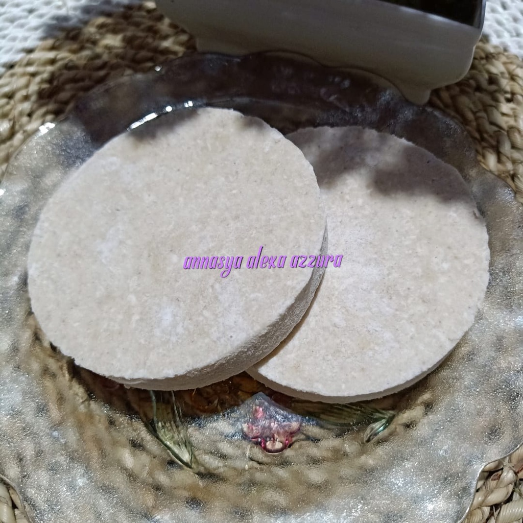 

Geplak Kelapa Asli Khas Sunda Bogor 170gram isi 2pcs