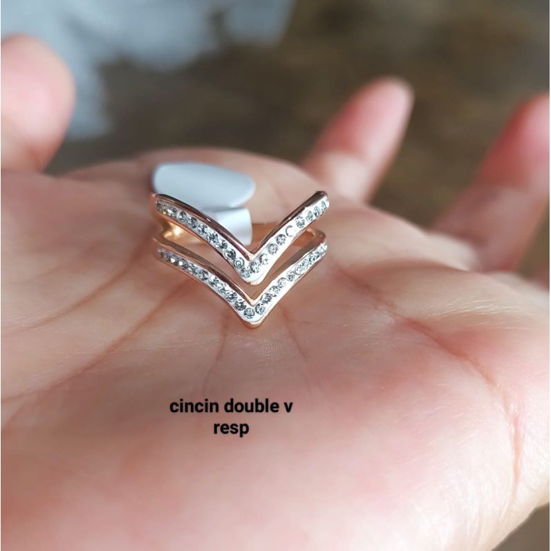 Cincin v Fuji titanium asli, cocok dipakai sehari hari,aman dipakai mandi