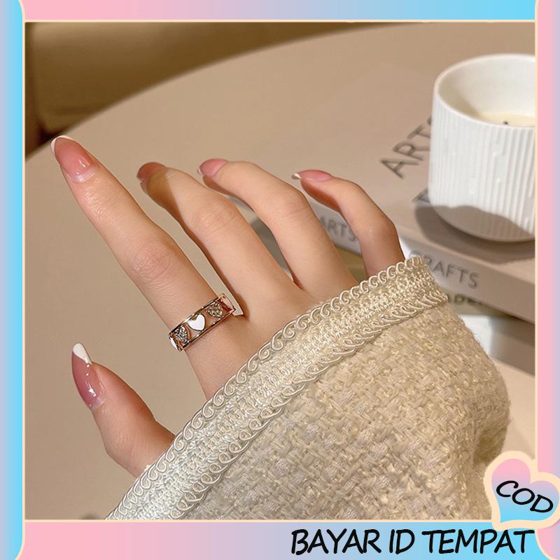 COD❤️ Cincin Ringan Mewah Hollow Keluar Berlian Imitasi Cinta Chic Advanced Adjustable Cincin Wanita-A.one