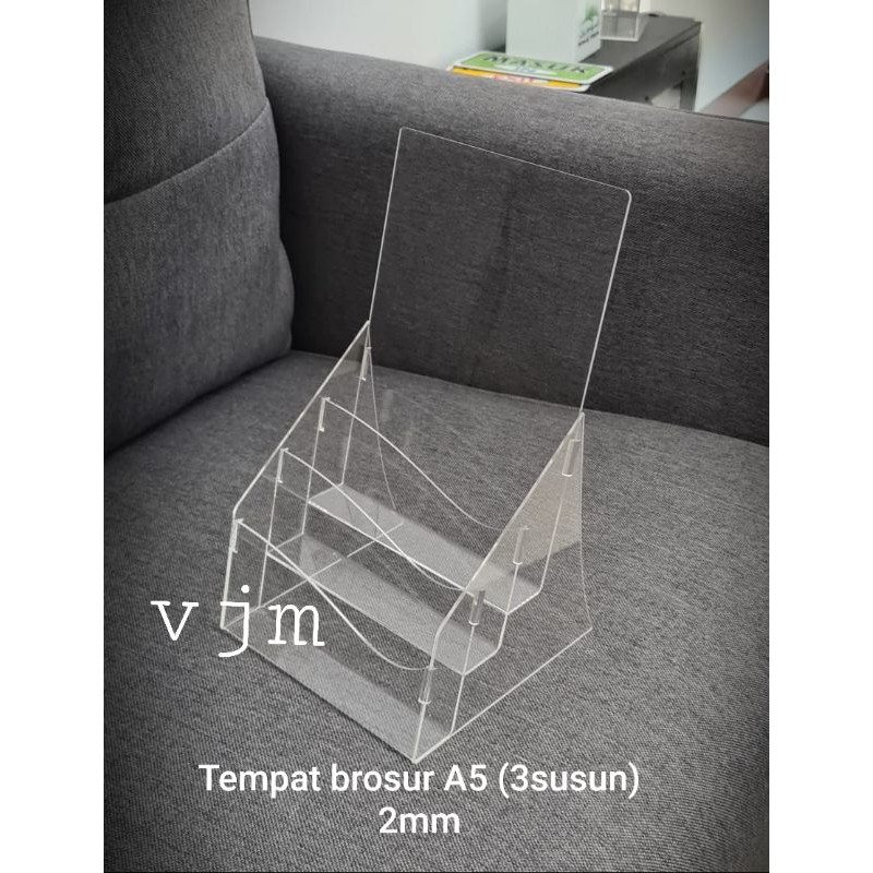 

Tempat brosure acrylic 2mm Uk.A5 (3susun)
