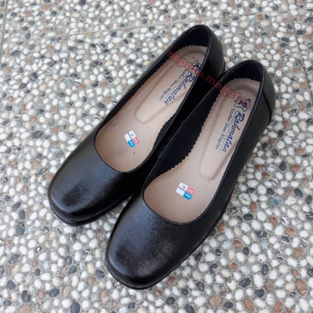 Sepatu kulit magetan