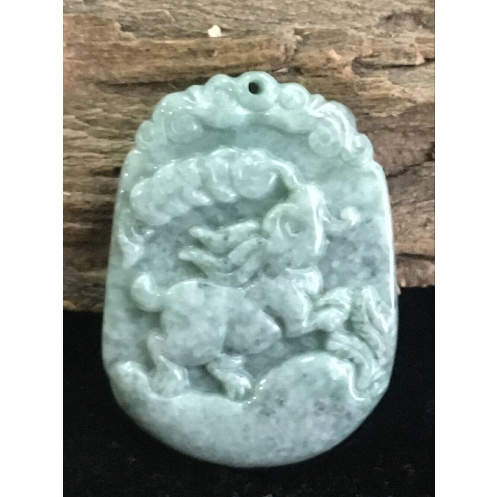Liontin Batu Natural Giok Jedaite Jade Ukiran Kelinci Pembawa Rejeki Pendant MC02191