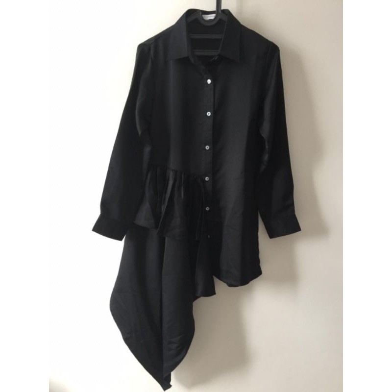 Siri-Tech Blouse by Restu Anggraini size M (Preloved like new)