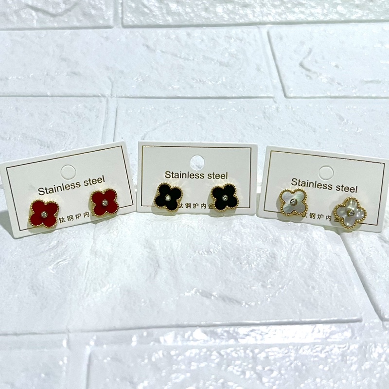 Anting Stud clover premium titanium kualitas import korea anti karat