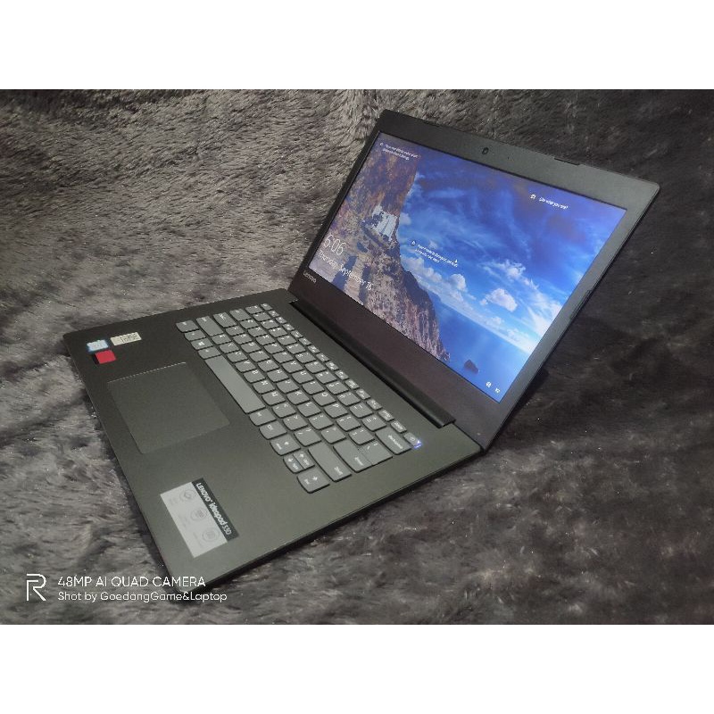Laptop Lenovo Ideapad 330/Core i5/Gen 8/Ram 4GB/HDD 1TB/VGA R7 M440 2GB