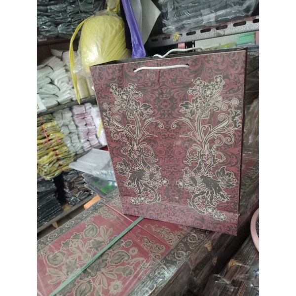 

Paper Bag Batik/Tas Kertas Batik isi 12 pcs size 23*30