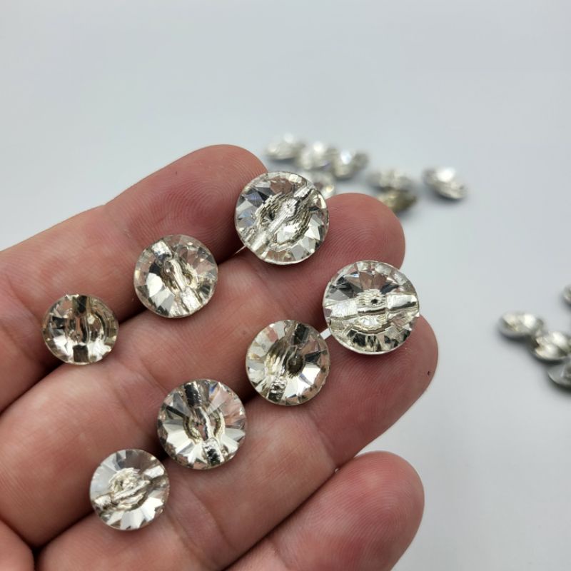 KANCING KRISTAL SEJENIS SWAROVSKI KUALITAS BAGUS KILAU GRADE AA PER BUTIR