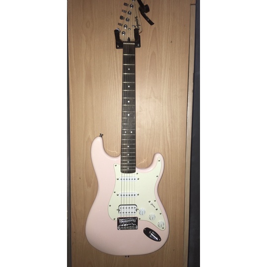 Squier Bullet HSS Stratocaster Shell Pink