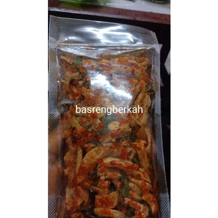 

cemilan basreng stik, ekstra pdas d tambah daun jeruk segar kemasan pouch 100gr