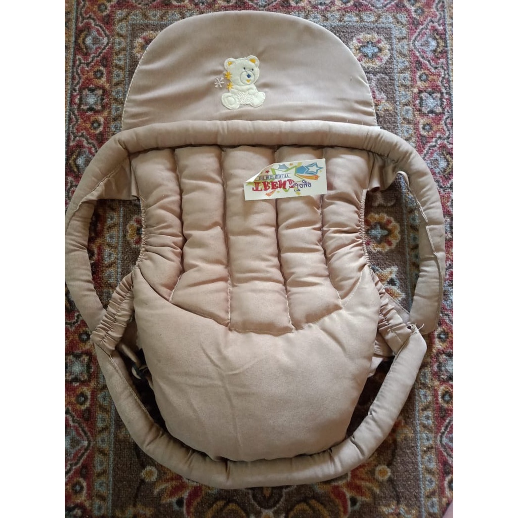 Gendongan bayi depan gendongan monyet