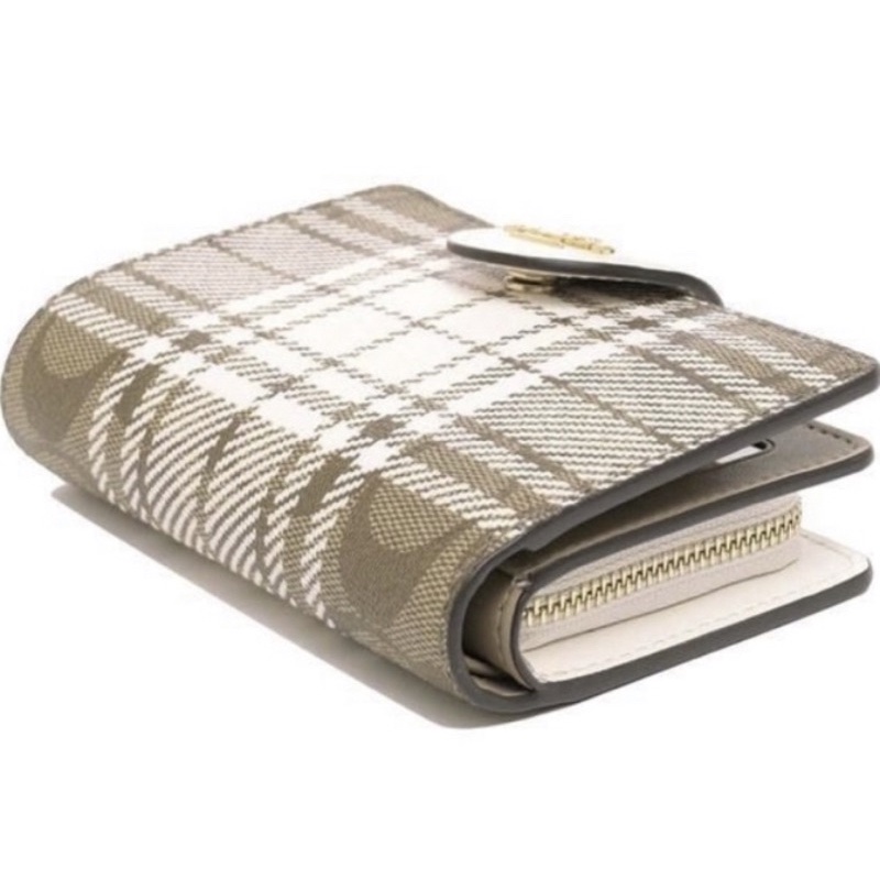 Medium Corner Zip Wallet In Signature Canvas With Hunting Fishing Plaid Print (C6011)