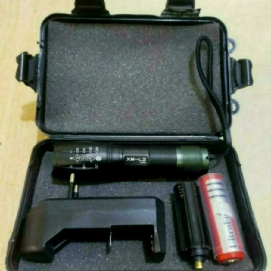 Paket Senter LED E17 CREE XM-L2 8000 lumens Baterai Charger Pouch kotak