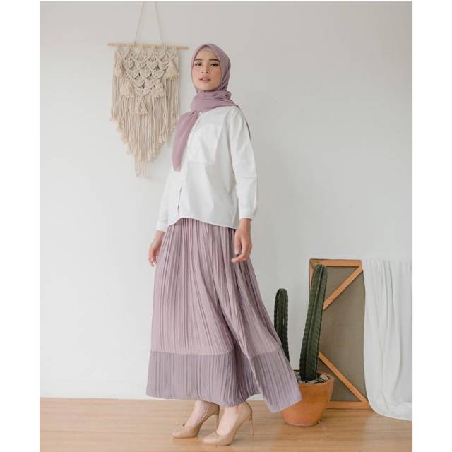 quila pleats skirt by pulchra gallery BOOKED