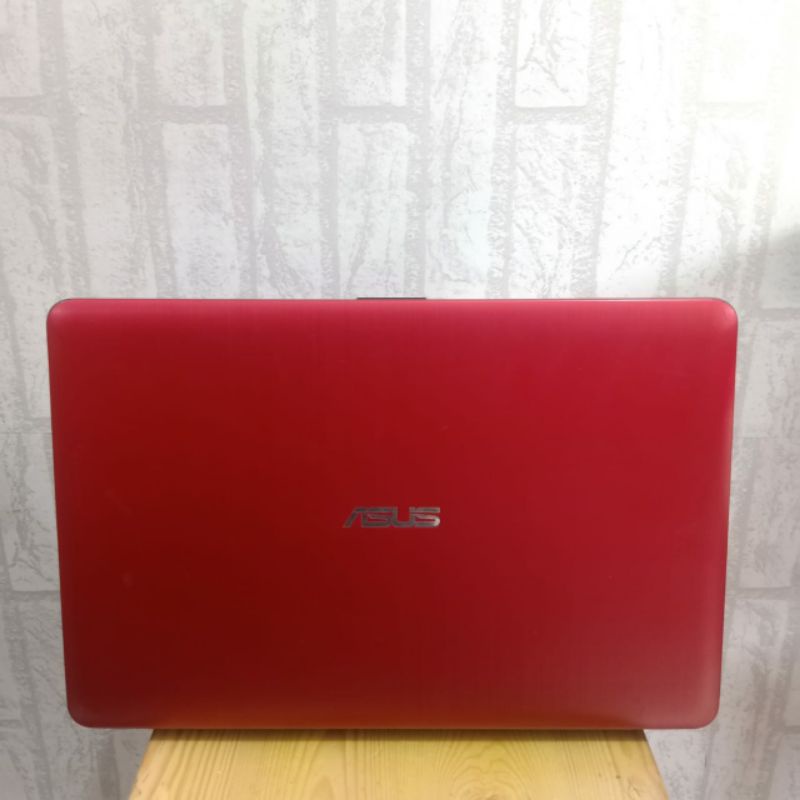 Laptop Asus X540YA  Amd E1-7010 Gen 7th Ram 2GB HDD 500GB Layar 15 inch vga Amd Radeon R2 Graphic-3