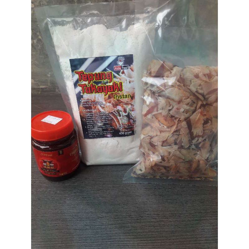 

paket takoyaki ekonomis ( tepung ,saos ,katsubushi)
