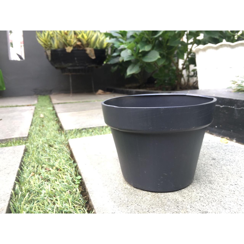 LUSINAN Pot Bunga Murah /Pot Tanaman /Pot Plastik uk 12 CM Hitam (isi 12 PCS)