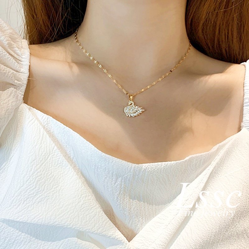 Kalung Titanium Wanita Anti Karat Kristal Berlian Mewah Emas 18K Perhiasan Korea