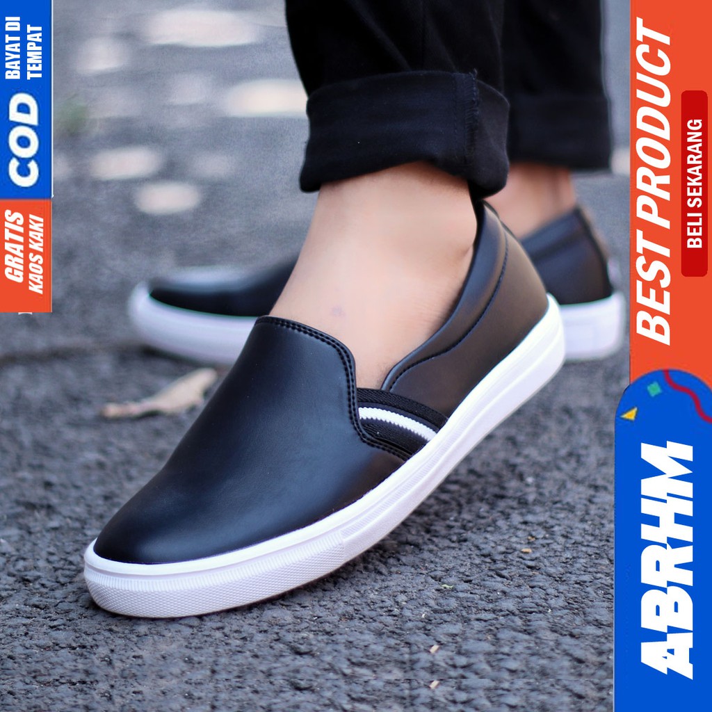 Sepatu Pria sepatu casual pria sepatu slip on pria Sepatu Kasual  Men's shoes Sepatu Kasual Santai Kerja Kondangan Semi Formal Anti Slip Original Gaya Keren Kekinian Terlaris