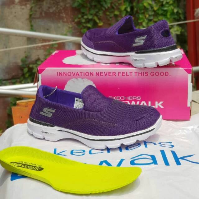 Skechers go walk