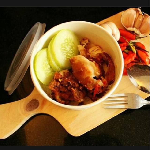 

Nasi ayam geprek