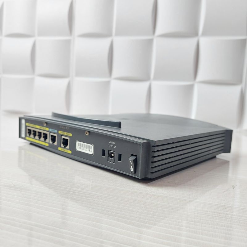 Cisco800 Series TipeCisco831 Ethernet Broadband Router