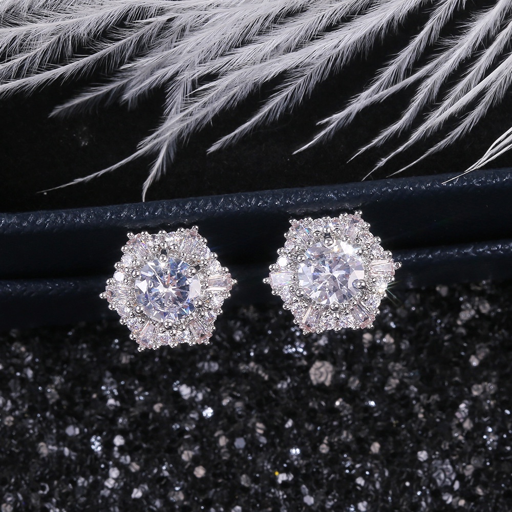 Anting Kristal Zircon Putih Gaya Retro