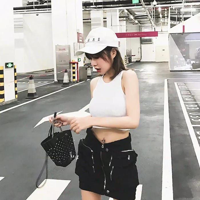 TBI Crop Top Tank Top Wanita Murah Sta Street Wear Baju Lisa Blackpink