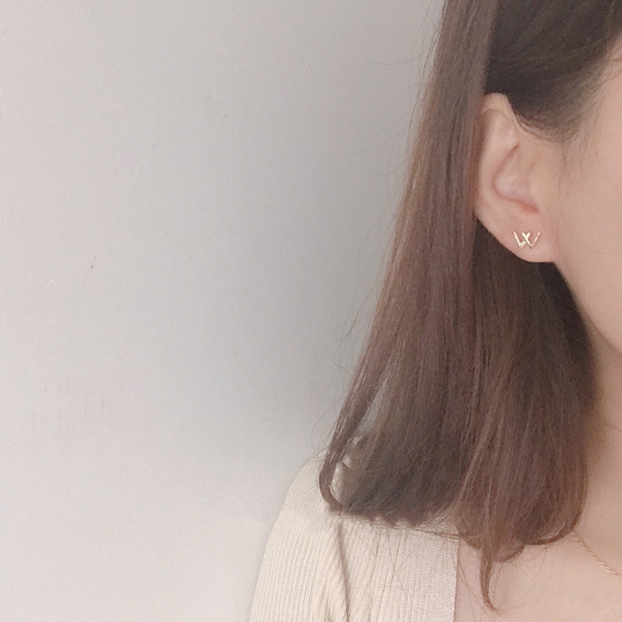 1 Pasang Anting Stud Desain Huruf W Lapis Emas S925 Sterling Silver Aksen Kristal Berlian Untuk Wanita