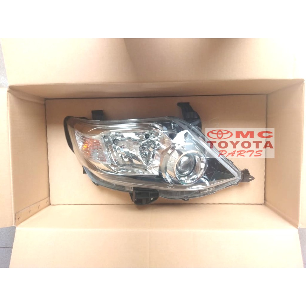 Lampu Depan / Head Lamp Kanan Fortuner 81110-0K460