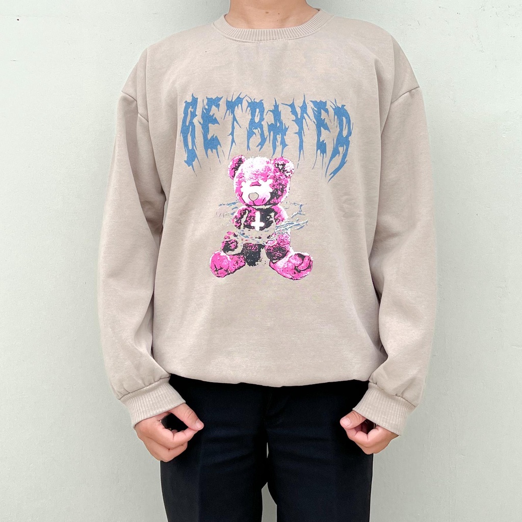 BETRAYER SWEATER OVERSIZE PRIA SWITER CREWNECK SWITER BERUANG