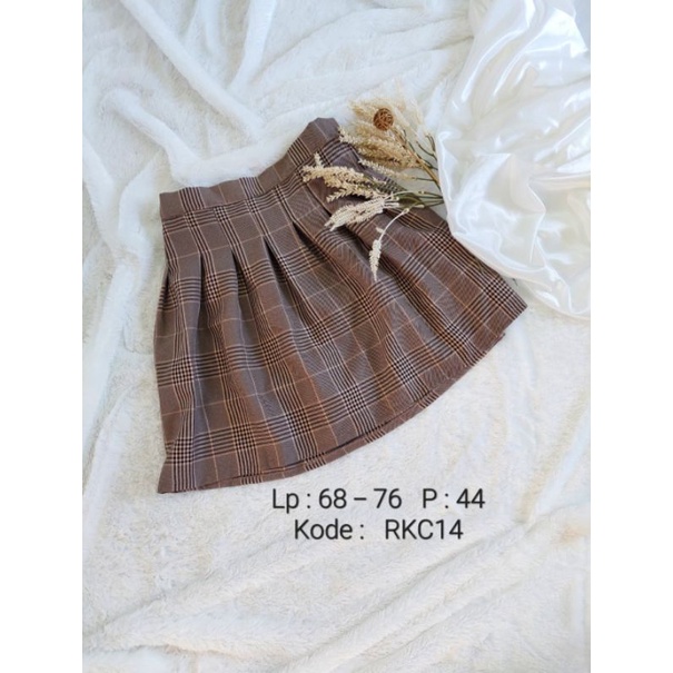 Rok kotak kotak korea