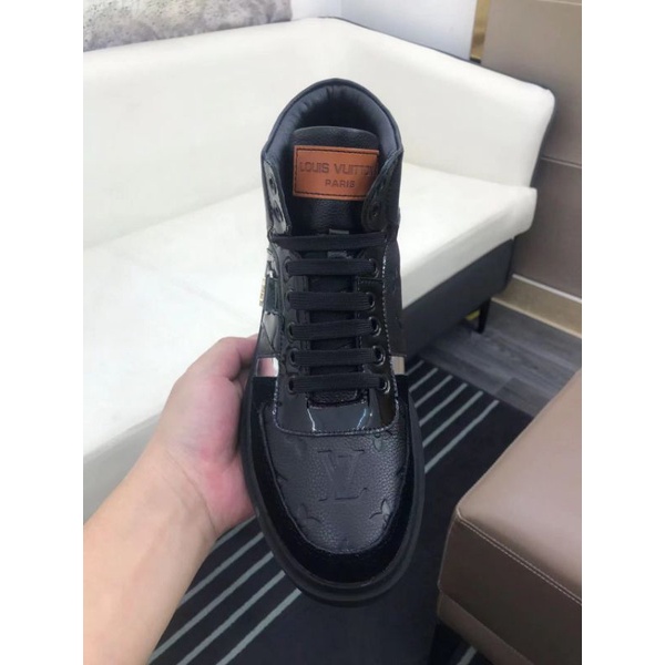 Sepatu lv sneaker mirror quality terlaris shoes lou is vuitton