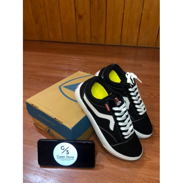 Aerostreet Massive Low Hitam Natural - Sepatu Sneakers Casual