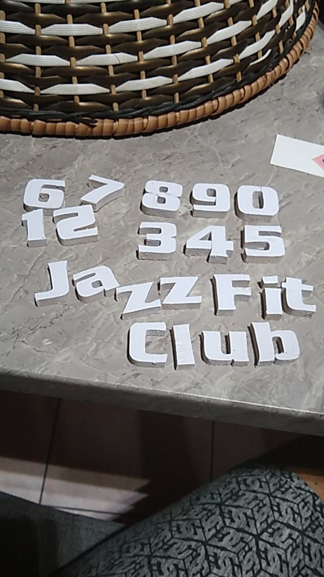 Huruf Unik Dari Kayu Jati