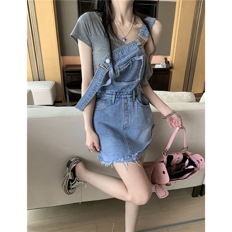 Mini Dress palsu dua potong desain suspender rok wanita musim panas tidak teratur tepi mentah denim