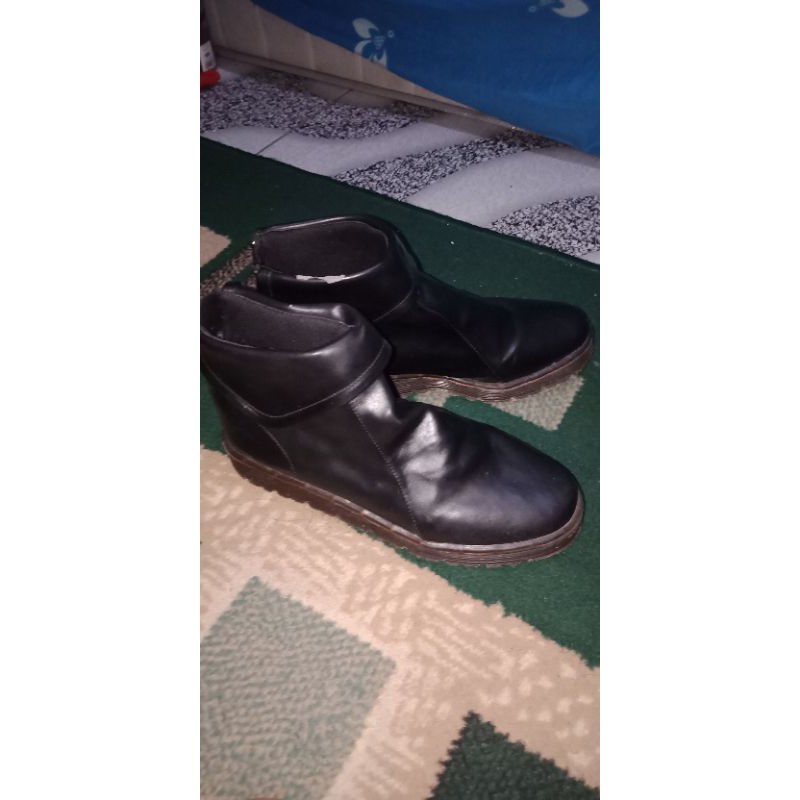 sepatu boots wanita second