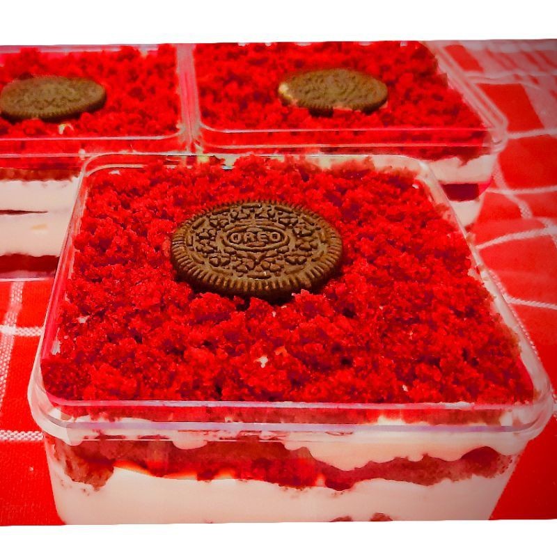 Red Velvet Dessert Box
