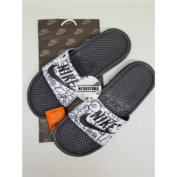 SANDAL NIKE BENASSI SLIDE ORIGINAL SLIP ON SANDAL PRIA