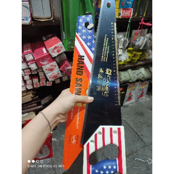 gergaji tangan CAMEL gagang amerika 18&quot;/450mm hand saw CAMEL (potong dan belah)