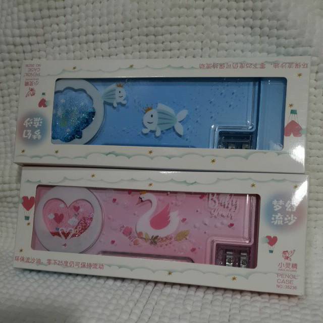 

Tempat Pensil glitter air xiaolingjing
