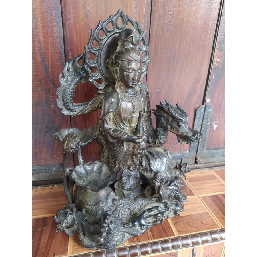 Koleksi Patung Dewi Kwan im dan Naga