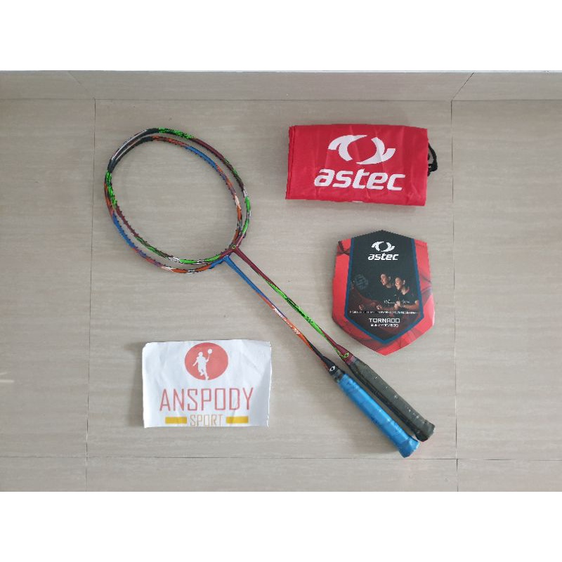 RAKET BADMINTON ASTEC TORNADO 700