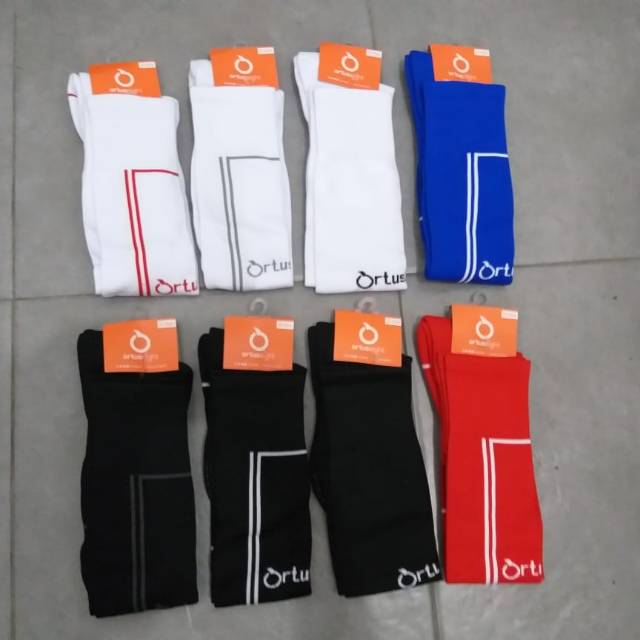Kaos kaki bola ortuseight